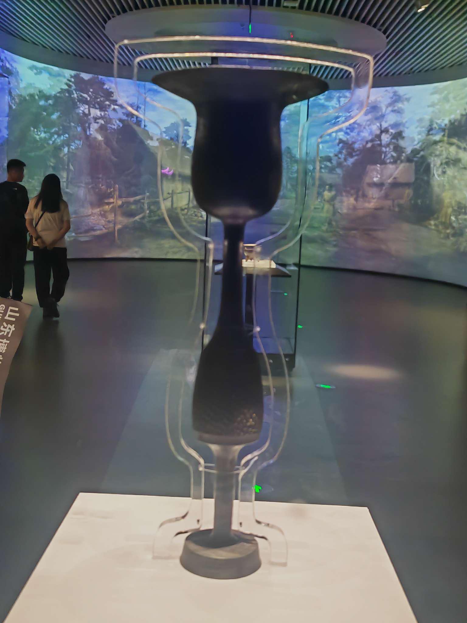 #ai成文#打卡山东博物馆里的镇馆之宝——蛋壳黑陶高柄杯-大象网