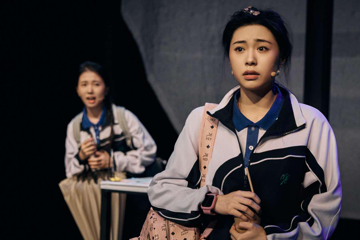 萤火计划之《花吃了那女孩》,直面校园霸凌