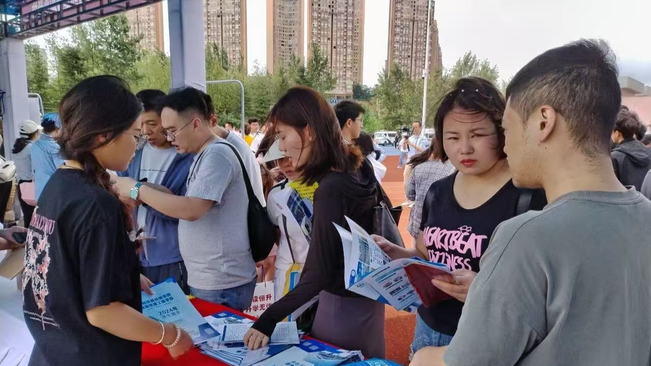 @河南考生：专科批8:00开始填报！附：近2年录取分数线