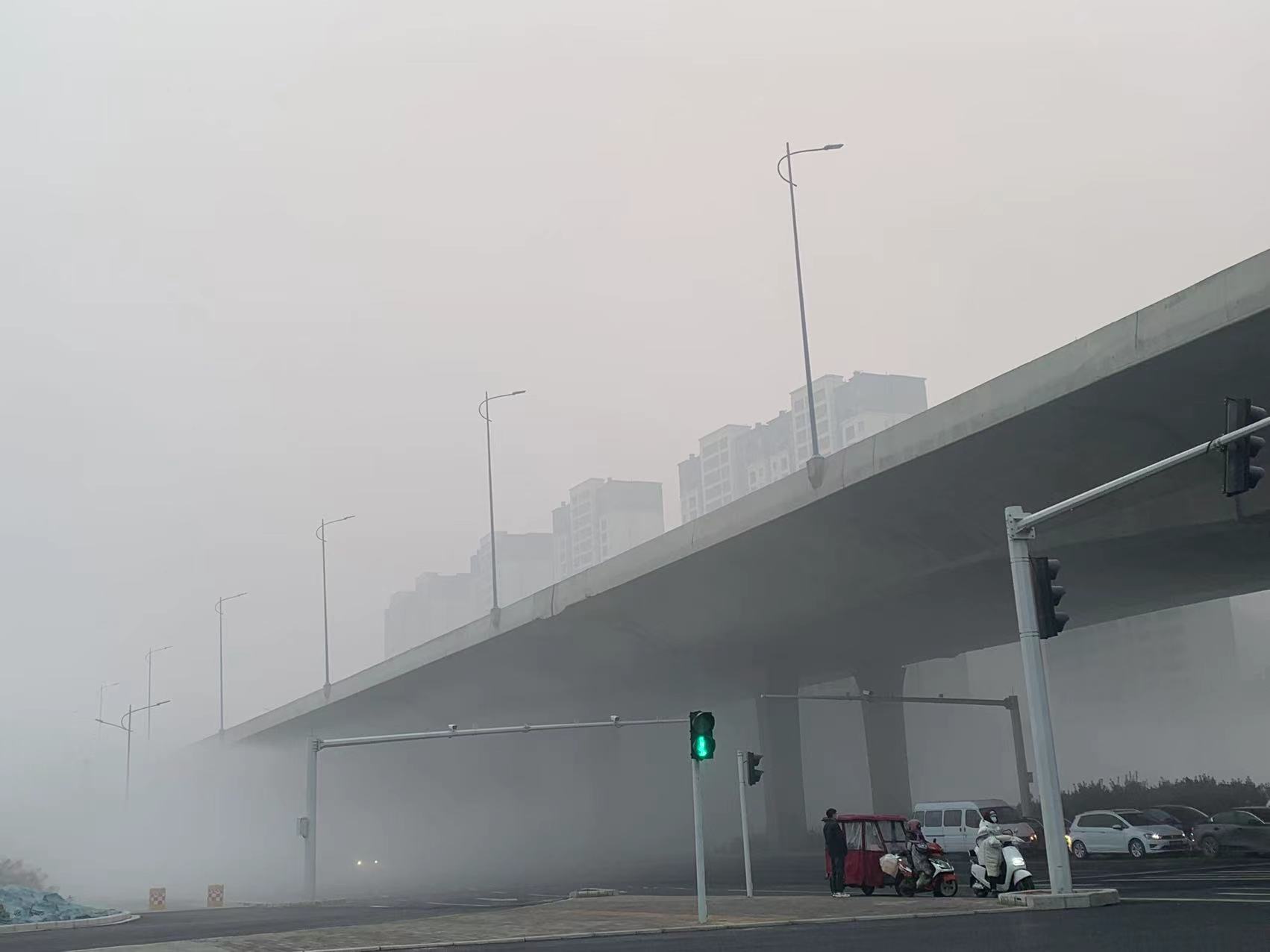 大雾！河南多地气象预警生效中！交警发布出行提示→