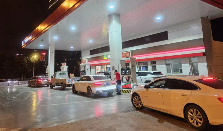 错峰加油！有优惠！河南多地发布倡议书