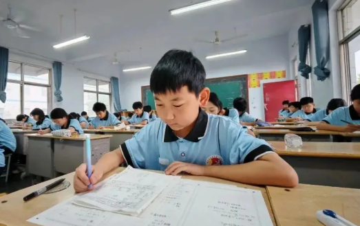 2025年河南14地普通高中最低录取控制分数线已公布！