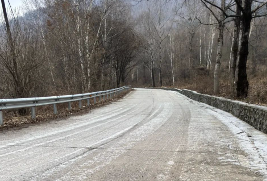 受雨雪冰冻天气影响，巩义市部分道路断行→