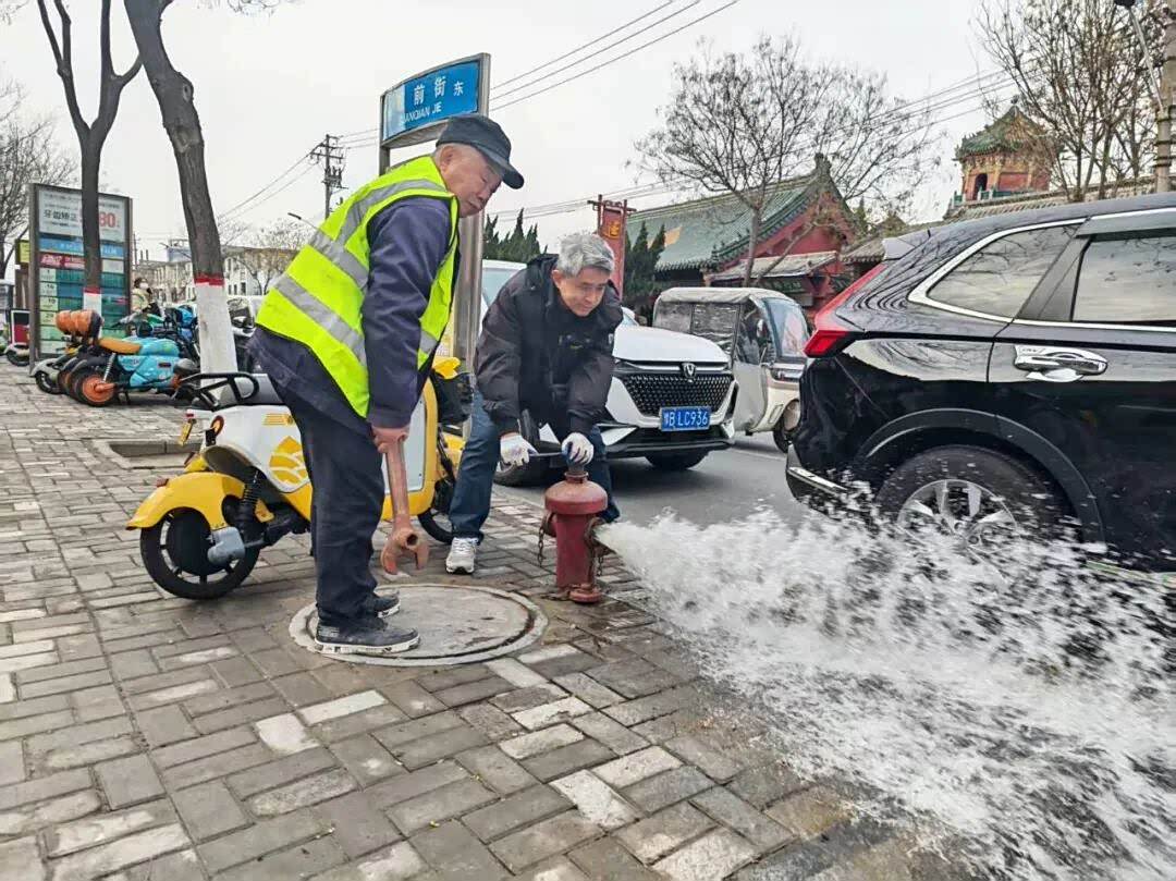 开封城市水务集团：全面“体检”消防栓 筑牢供水安全防线