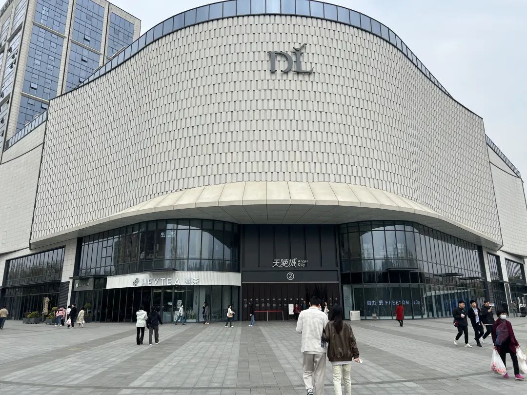 许昌中心城区核心商圈、胖东来周边停车场位置
