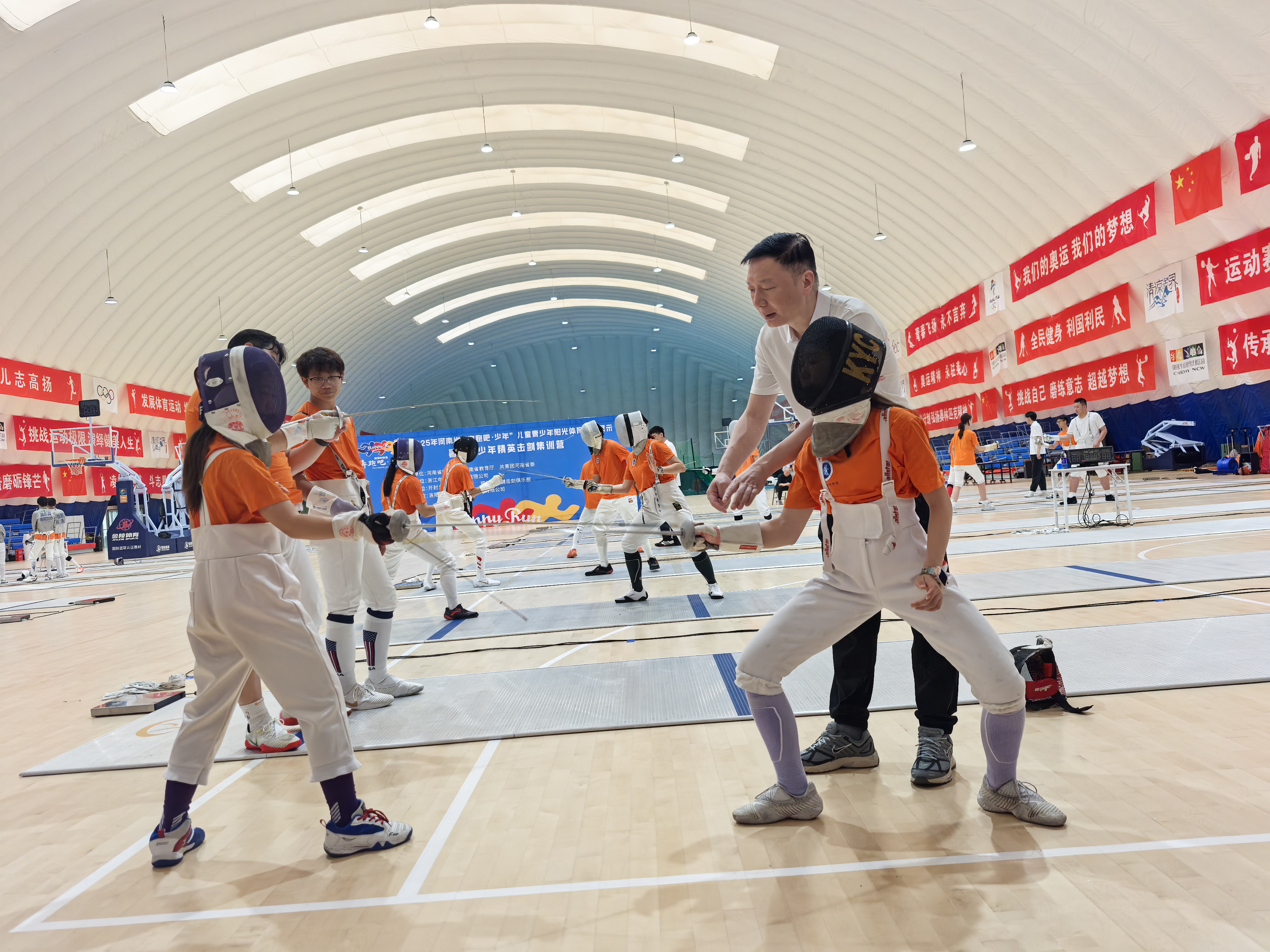 剑锋所指皆成长!河南青少年精英击剑集训营完美收官
