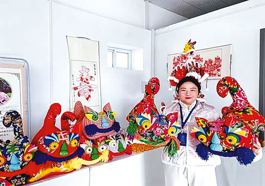 非遗守初心 针线传技艺—驿城区布老虎制作非遗传承人李方方