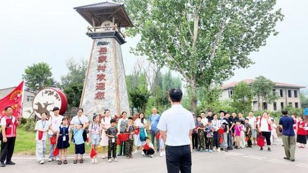 平顶山卫东区：从“社区讲”到“实地学” 东苑社区让家风教育“行走”起来