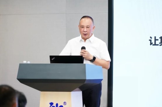 郎酒打出“稳心”第一枪：确保商家利益不动摇，“八个坚持”稳市场