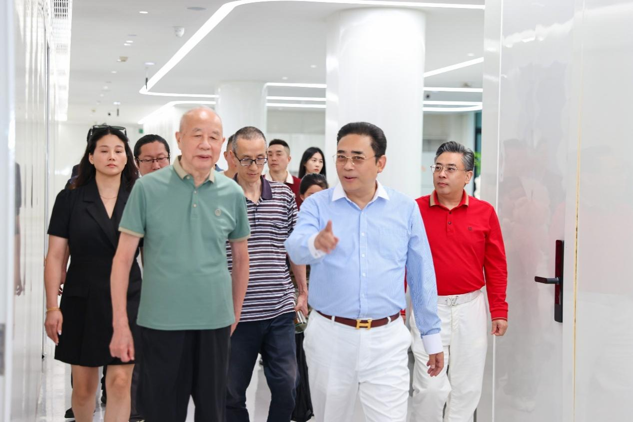 卢俊卿：老板当学牟其中，决不向挫折低头