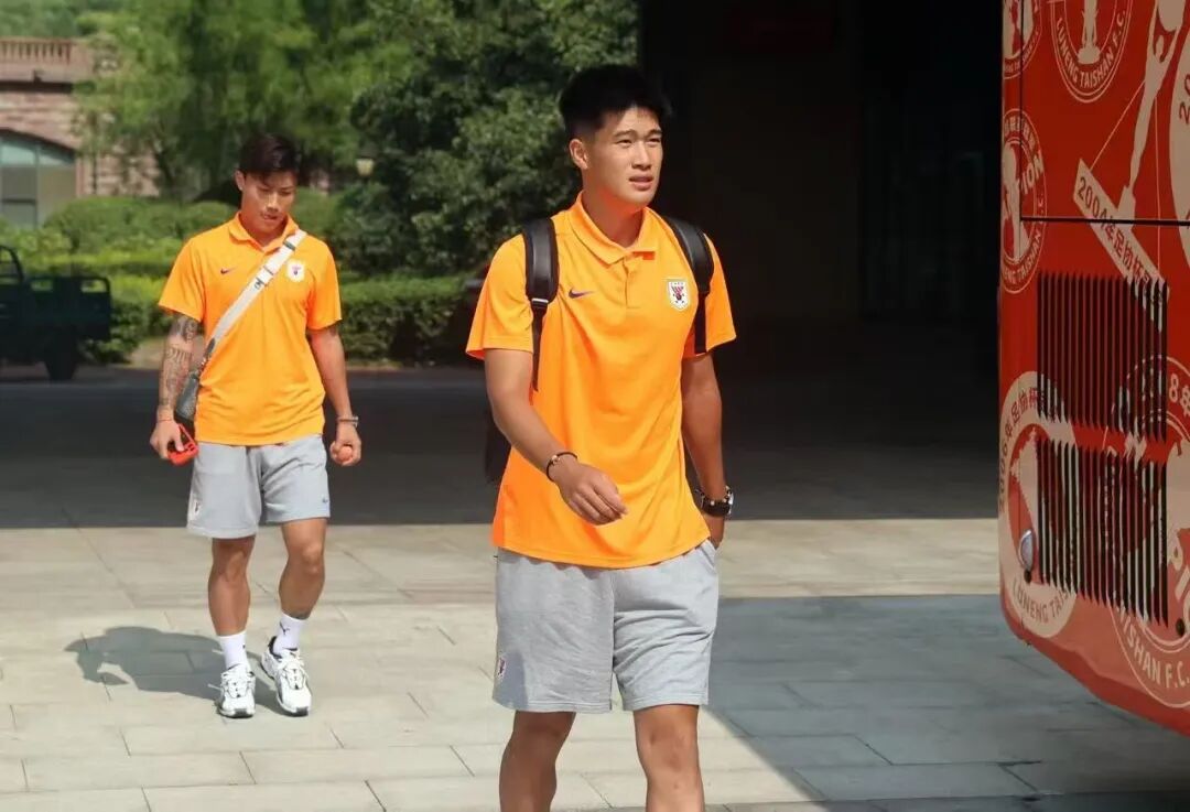 父亲眼中的“带刀后卫”彭啸：根在新蔡的追风少年