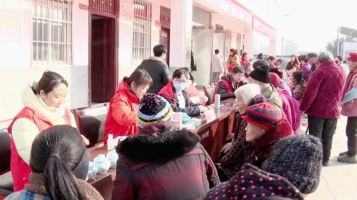 遂平举办“情暖赵庄 喜迎新春”孝善敬老文艺演出活动