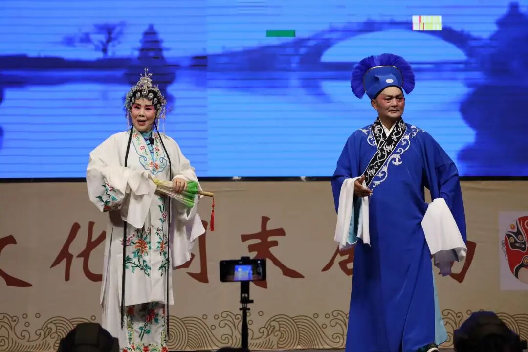 新蔡县“文化周末剧场”百场惠民演出点亮群众夜生活
