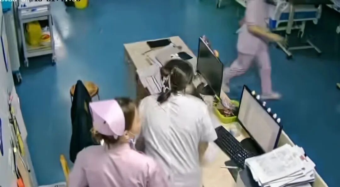 “我们要是跑了，病人怎么办！”柳州地震瞬间医护冲向病人，多方点赞