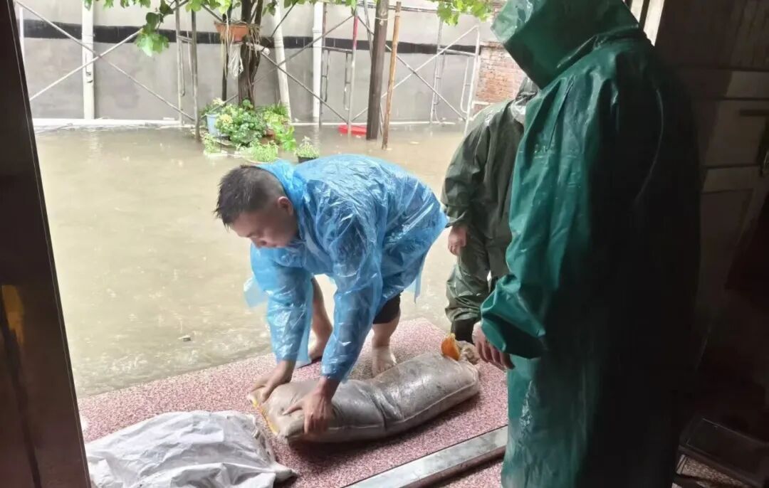 光山县：闻“汛”而动向前冲 向险而行守民安