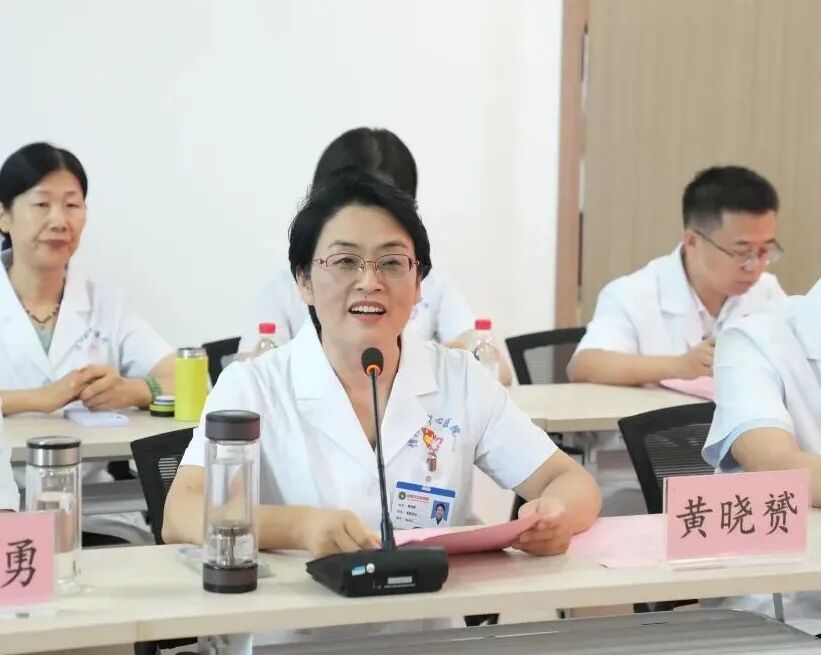 信阳市中心医院开展“情系淮滨 健康同行”主题活动