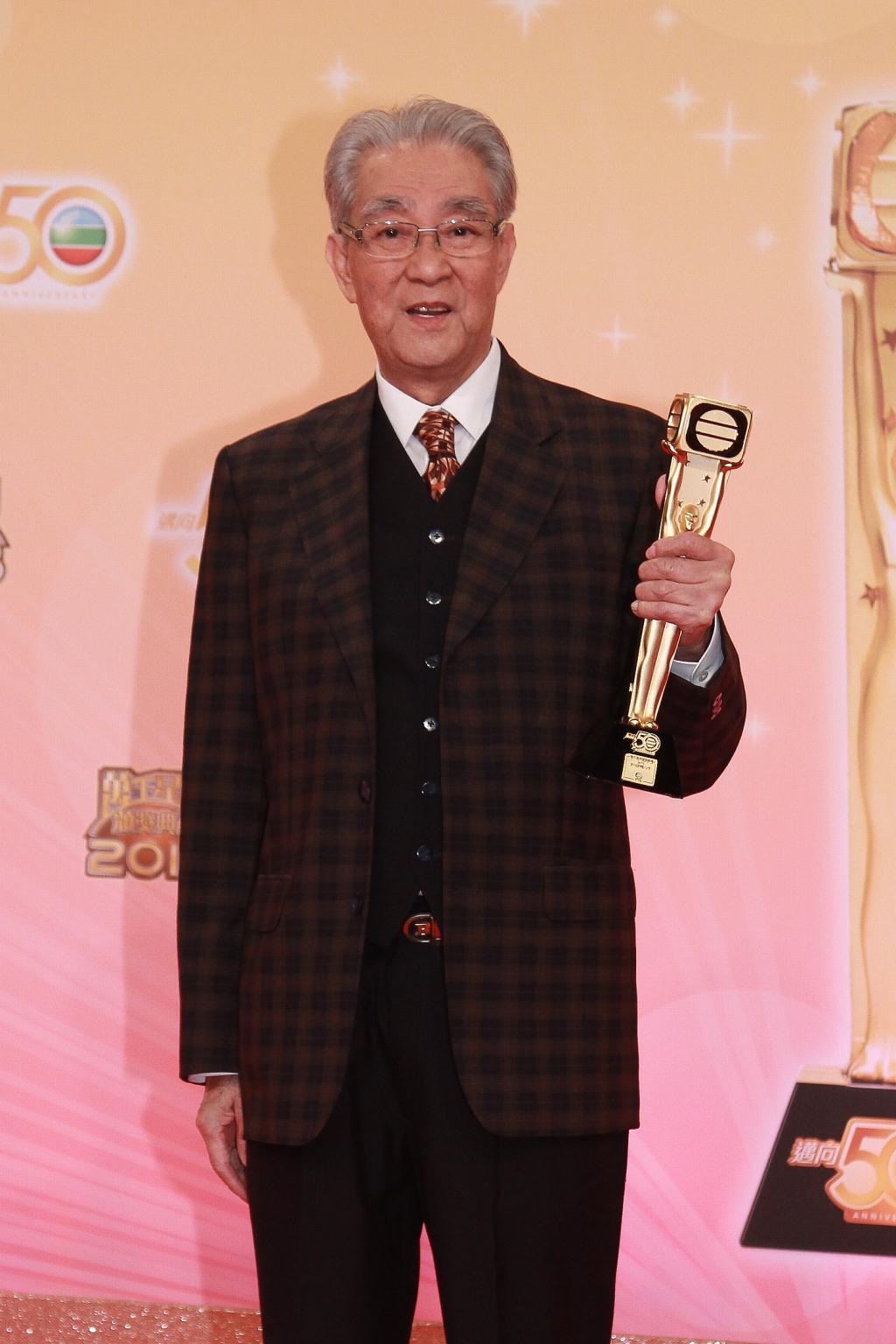 TVB“御用爷爷”周聪因肺炎去世 去年曾获杰出演艺大奖