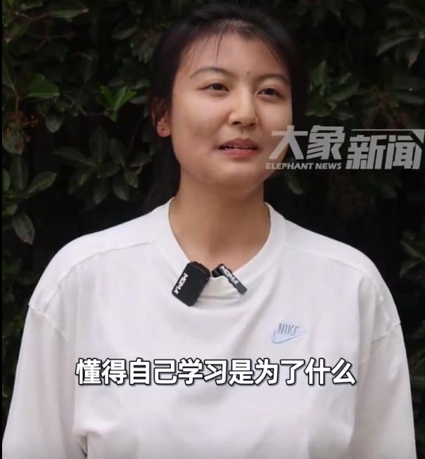 女生高考724分爸爸激动到尖叫！高三教学组老师鼓掌庆贺