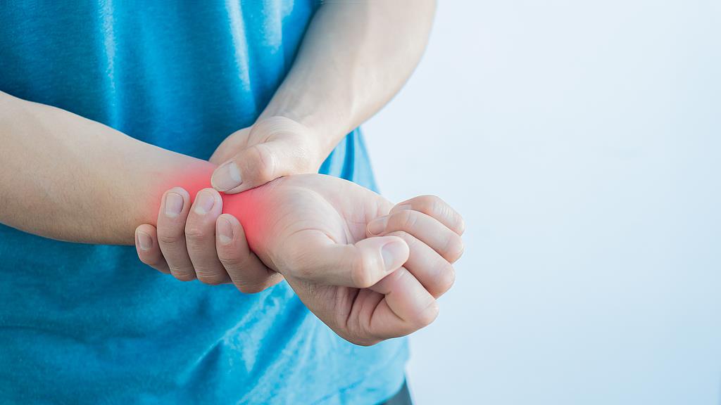 手腕经常又麻又酸？当心“鼠标手”找上门 这3个信号要警惕